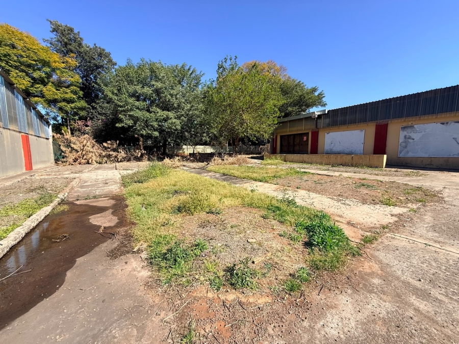 To Let Commercial Property for Rent in Waterkloof A H North West